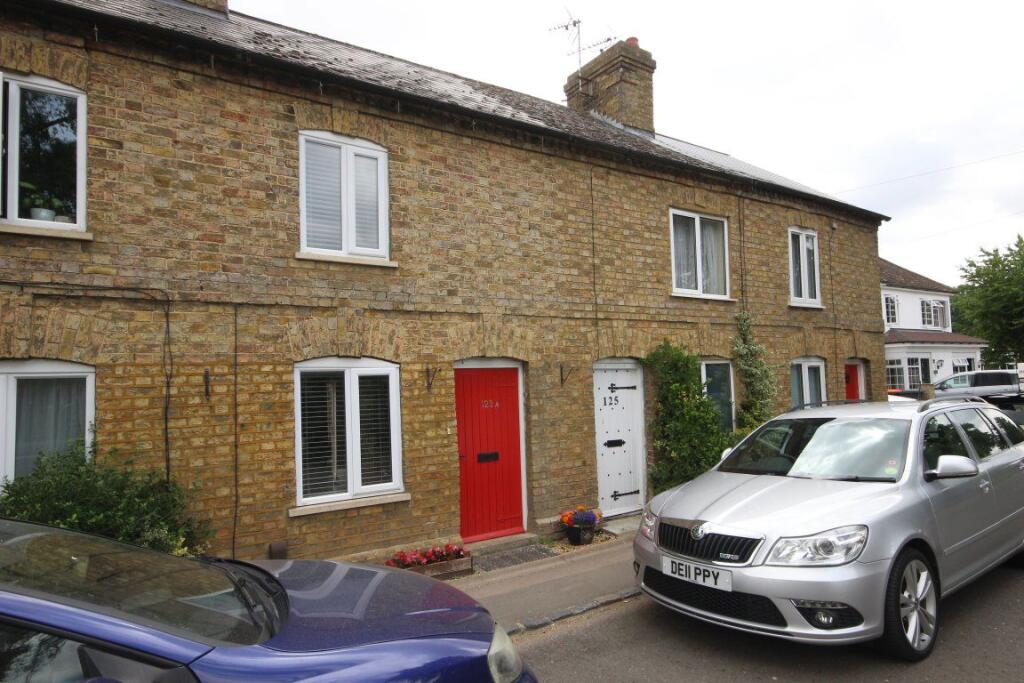 1 bed Mid Terraced House for rent in Barton-le-Clay. From Country Properties - Ampthill 1 bed Mid Terraced House for rent in Barton-le-Clay. From Country Properties - Ampthill