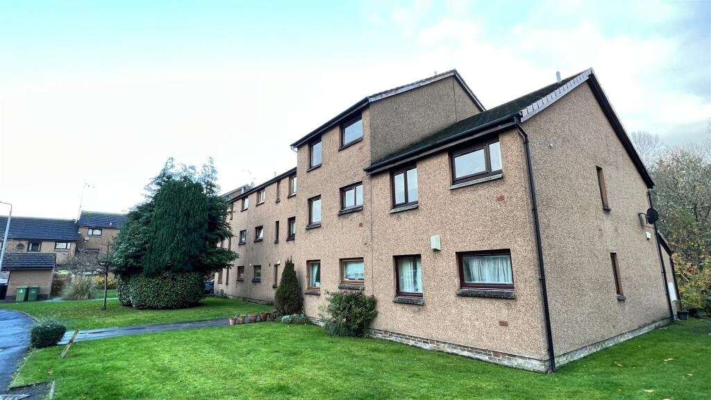 2 bed 1st Floor Flat for rent in Bearsden. From KPM Residential - Glasgow