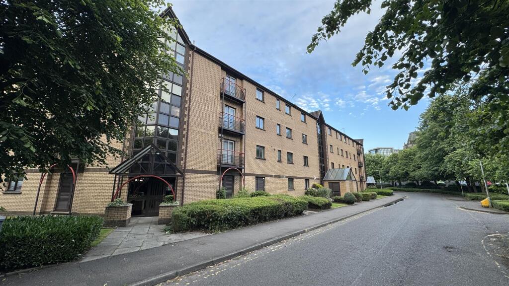 2 bed 1st Floor Flat for rent in Glasgow. From KPM Residential - Glasgow
