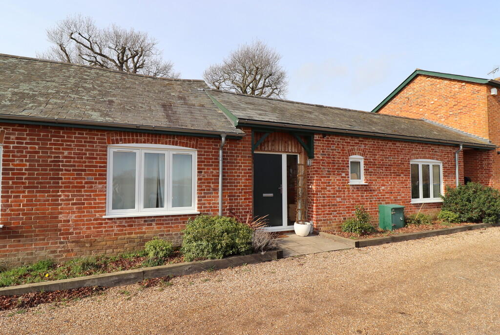 2 bed Terraced bungalow for rent in East Bergholt. From Grier & Partners - East Bergholt 2 bed Terraced bungalow for rent in East Bergholt. From Grier & Partners - East Bergholt