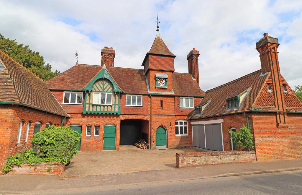 3 bed Mews for rent in East Bergholt. From Grier & Partners - East Bergholt
