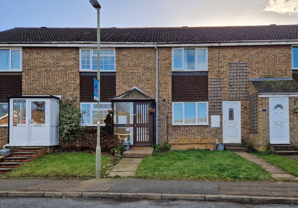 3 bed Mid Terraced House for rent in Banbury. From Stepping Stones - Banbury