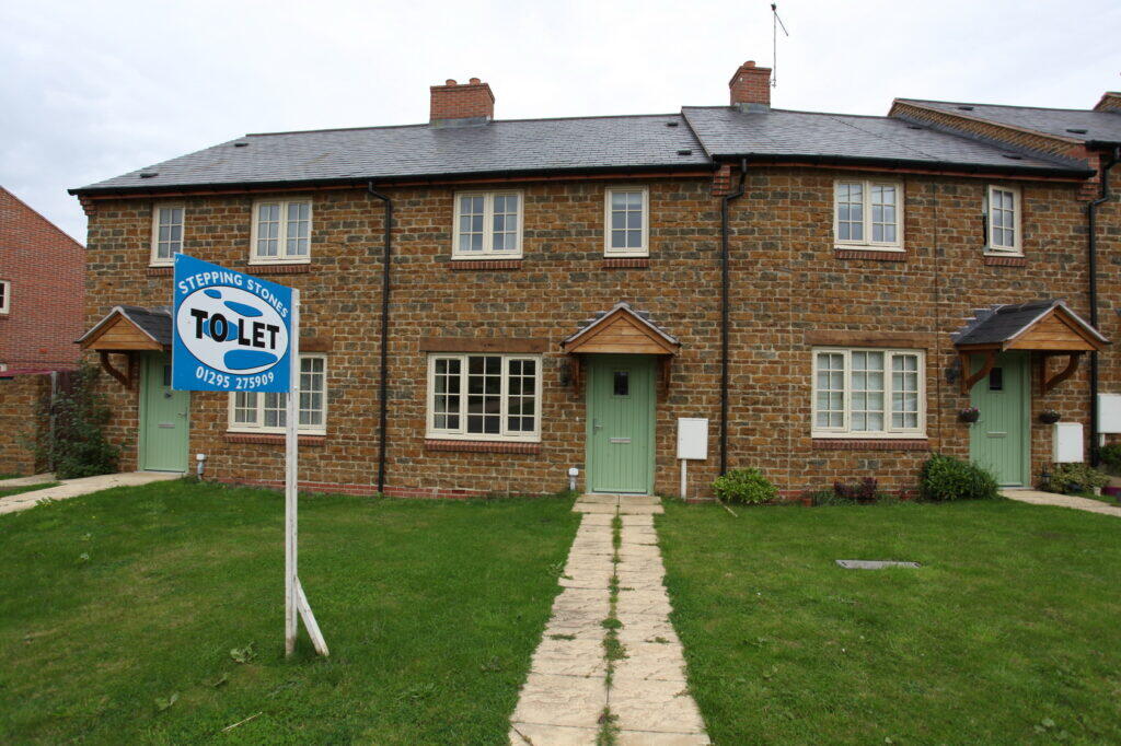 3 bed Mid Terraced House for rent in Moreton Pinkney. From Stepping Stones - Banbury