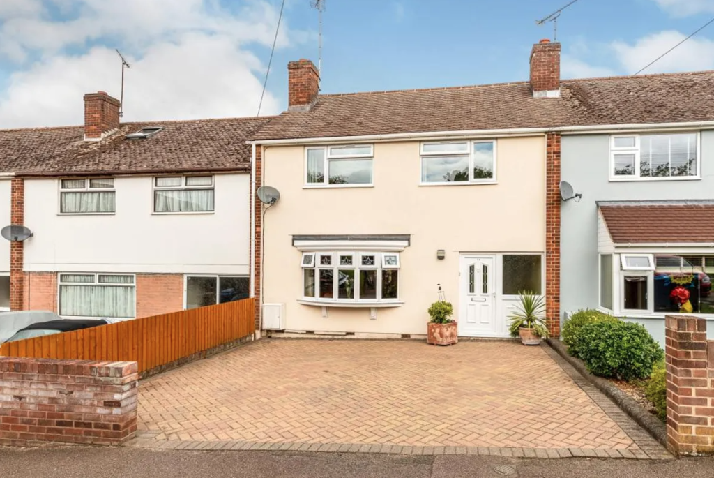 4 bed Mid Terraced House for rent in Banbury. From Stepping Stones - Banbury 4 bed Mid Terraced House for rent in Banbury. From Stepping Stones - Banbury