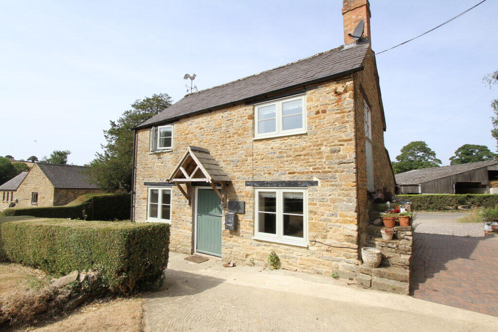 1 bed Cottage for rent in Sibford Ferris. From Stepping Stones - Banbury