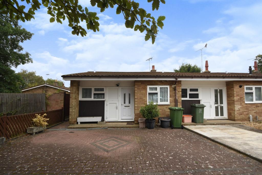 1 bed Bungalow for rent in Basildon. From Abbotts - Basildon