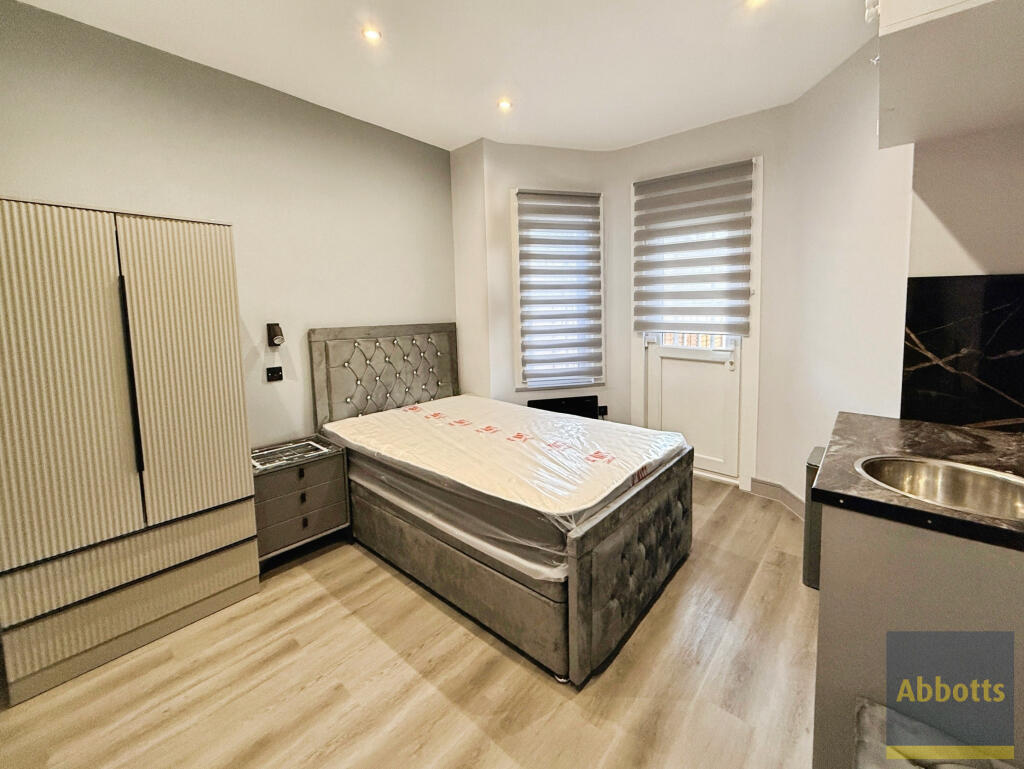 1 bed House Share for rent in Southend-on-Sea. From Abbotts - Basildon