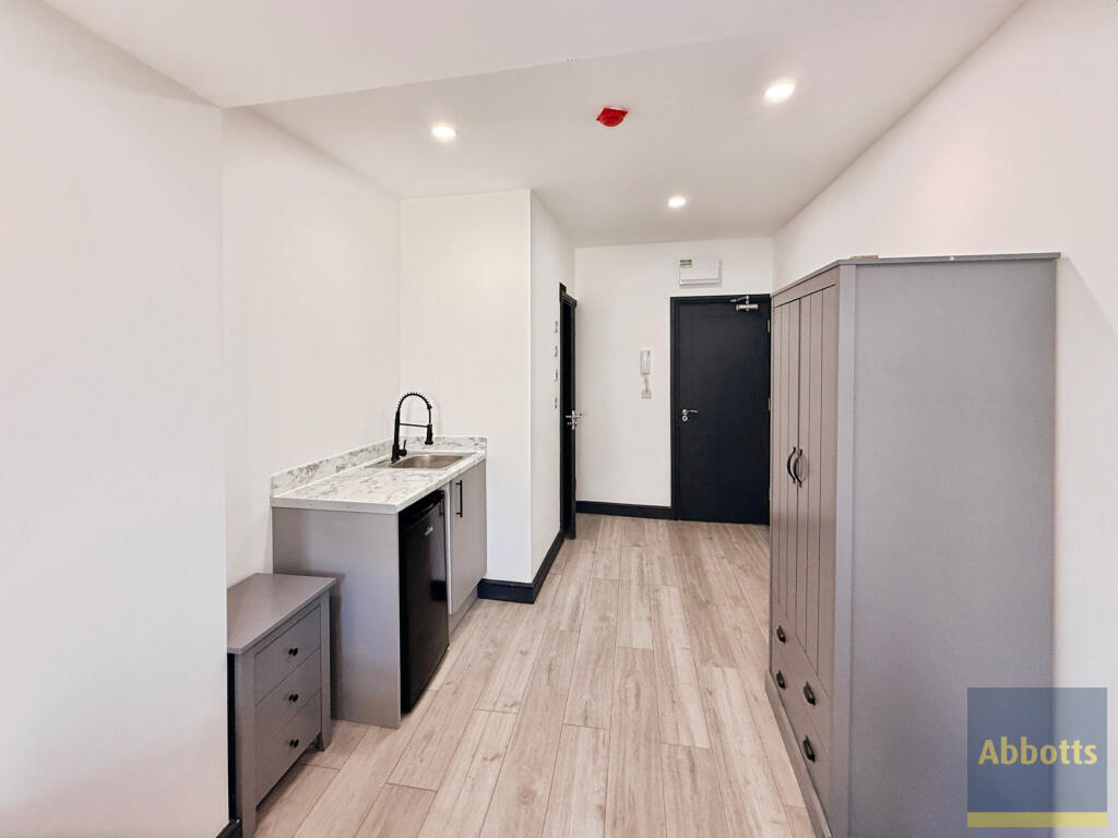 1 bed Detached for rent in Southend-on-Sea. From Abbotts - Basildon