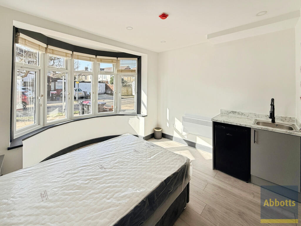 1 bed House Share for rent in Southend-on-Sea. From Abbotts - Basildon