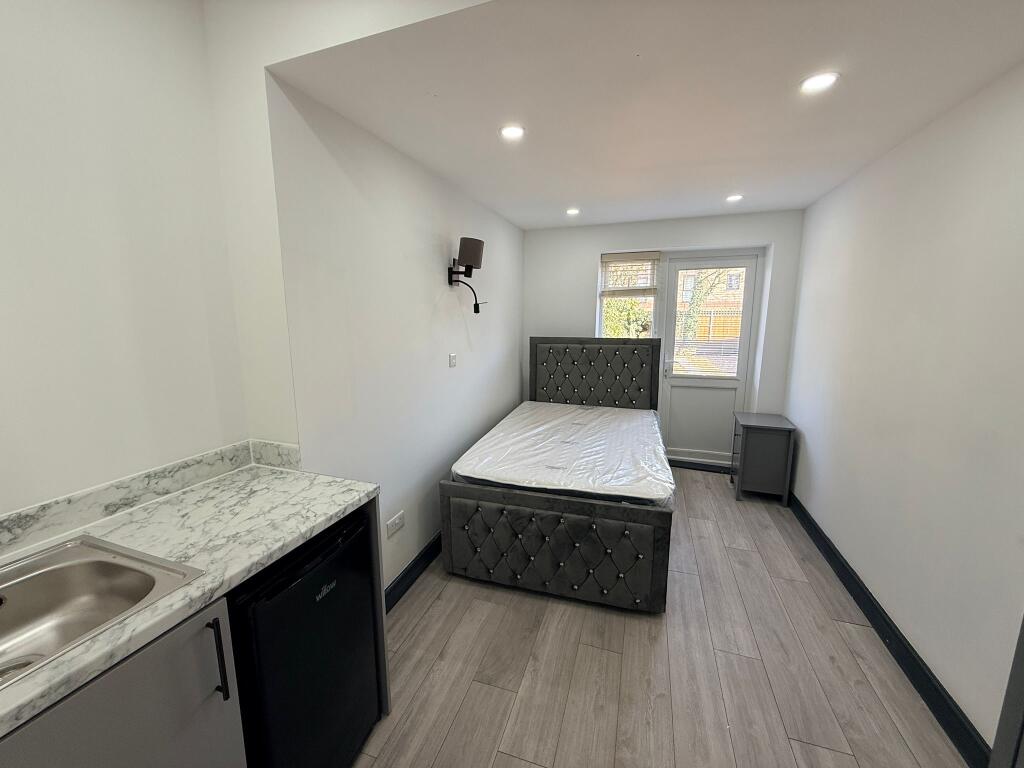 1 bed House Share for rent in Southend-on-Sea. From Abbotts - Basildon