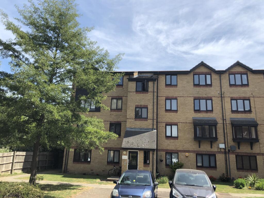 1 bed Apartment for rent in Basildon. From Abbotts - Basildon