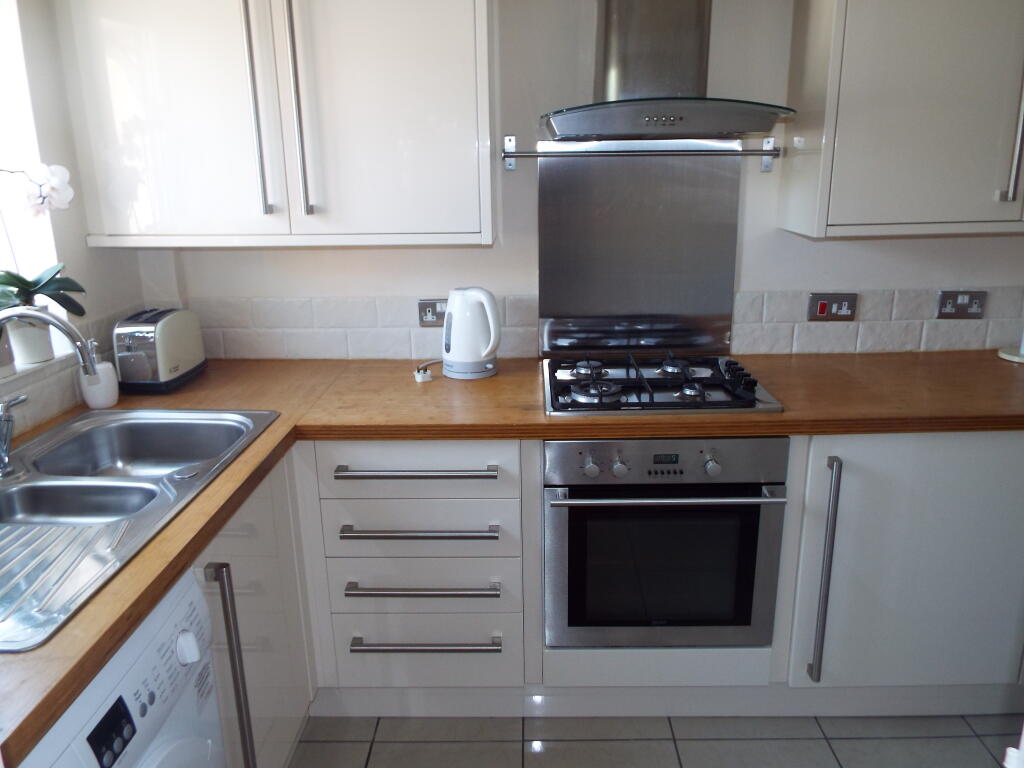 2 bed Detached for rent in Basildon. From Abbotts - Basildon