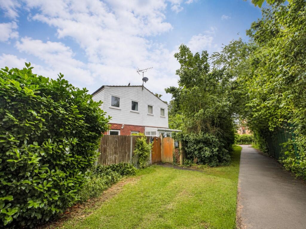 1 bed Detached for rent in Bowers Gifford. From Abbotts - Basildon