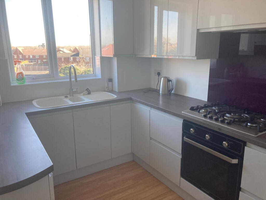 3 bed Annexe for rent in Basildon. From Abbotts - Basildon