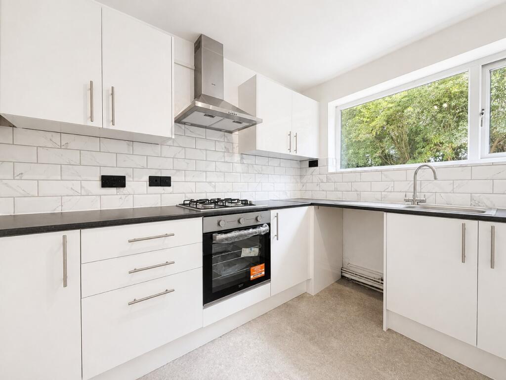 2 bed 1st Floor Flat for rent in Basildon. From Abbotts - Basildon