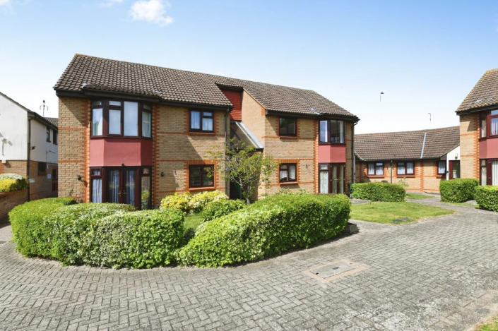 2 bed Apartment for rent in Basildon. From Abbotts - Basildon