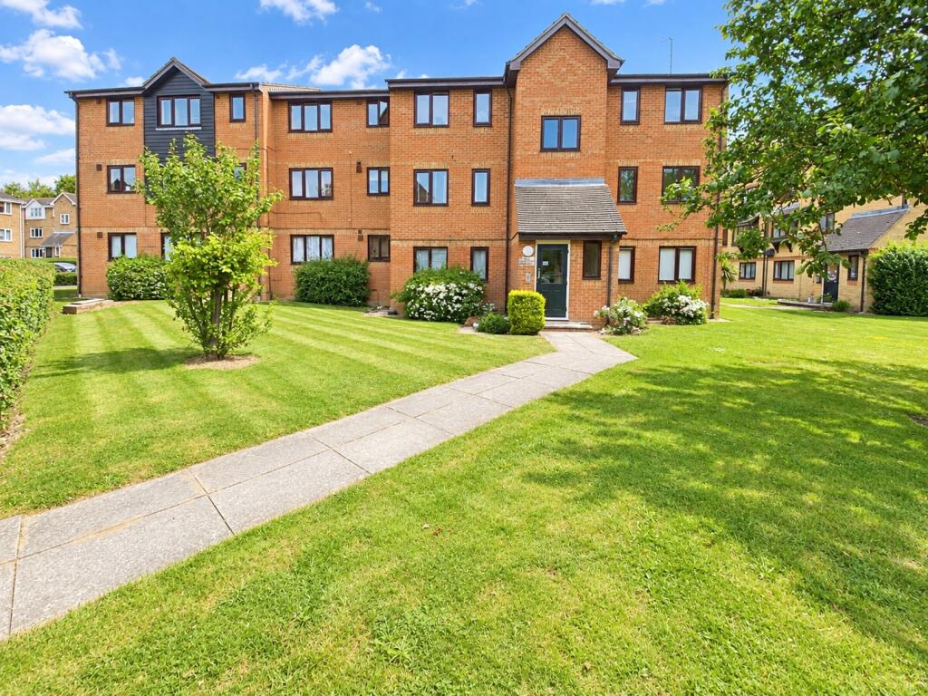 2 bed Apartment for rent in Bowers Gifford. From Abbotts - Basildon