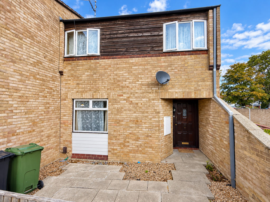 2 bed Detached for rent in Basildon. From Abbotts - Basildon