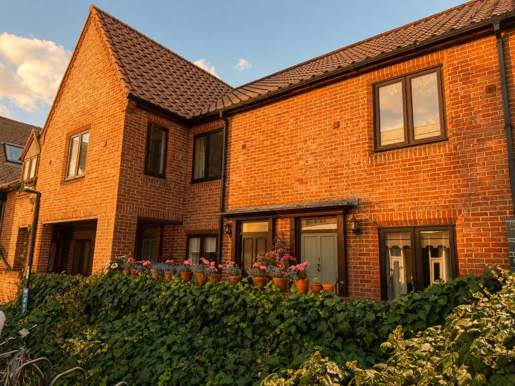 2 bed Detached for rent in Bury St Edmunds. From Abbotts - Bury St Edmunds 2 bed Detached for rent in Bury St Edmunds. From Abbotts - Bury St Edmunds