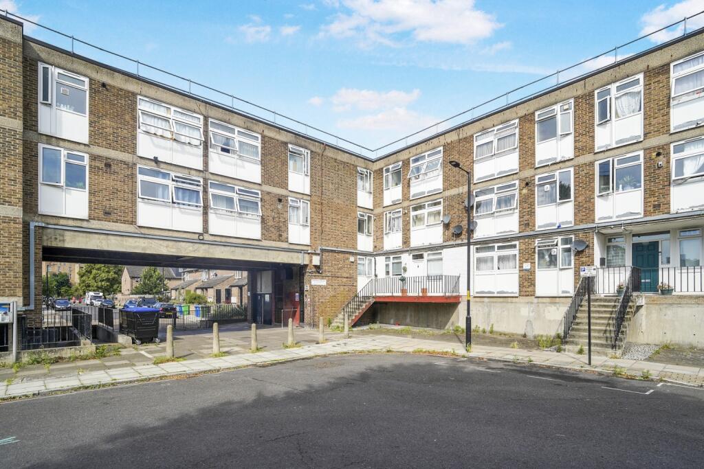 3 bed 1st Floor Flat for rent in Camberwell. From Acorn - Kennington 3 bed 1st Floor Flat for rent in Camberwell. From Acorn - Kennington