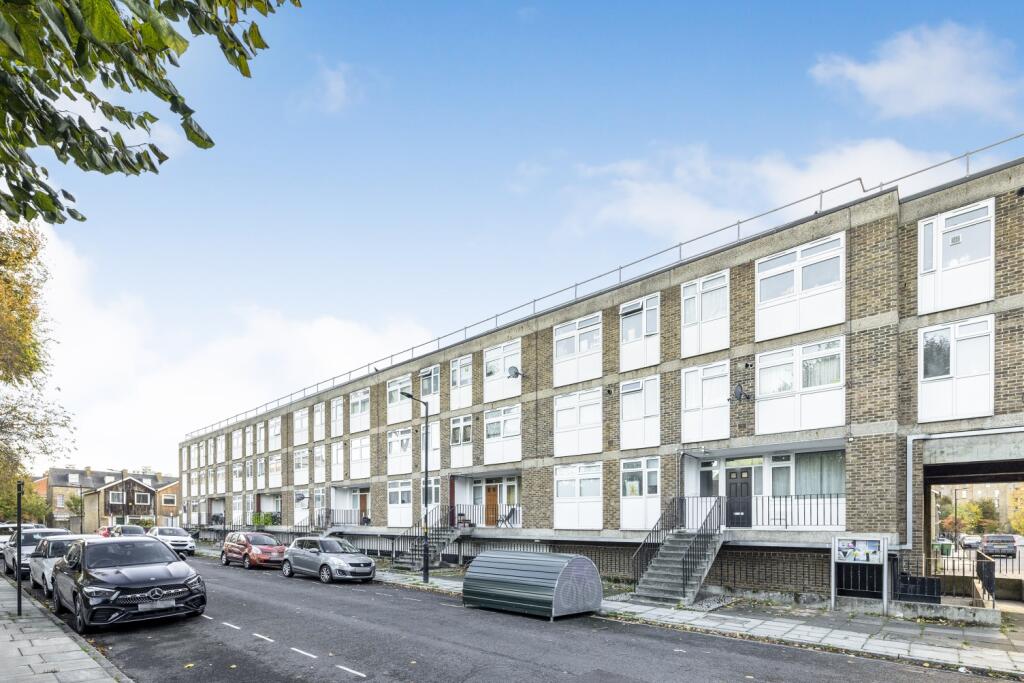3 bed 1st Floor Flat for rent in Camberwell. From Acorn - Kennington