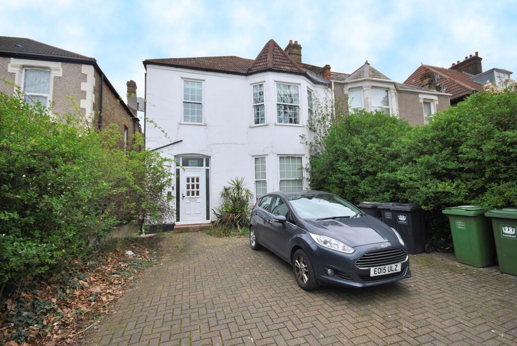 3 bed Flat for rent in Lewisham. From Acorn - Grove Park