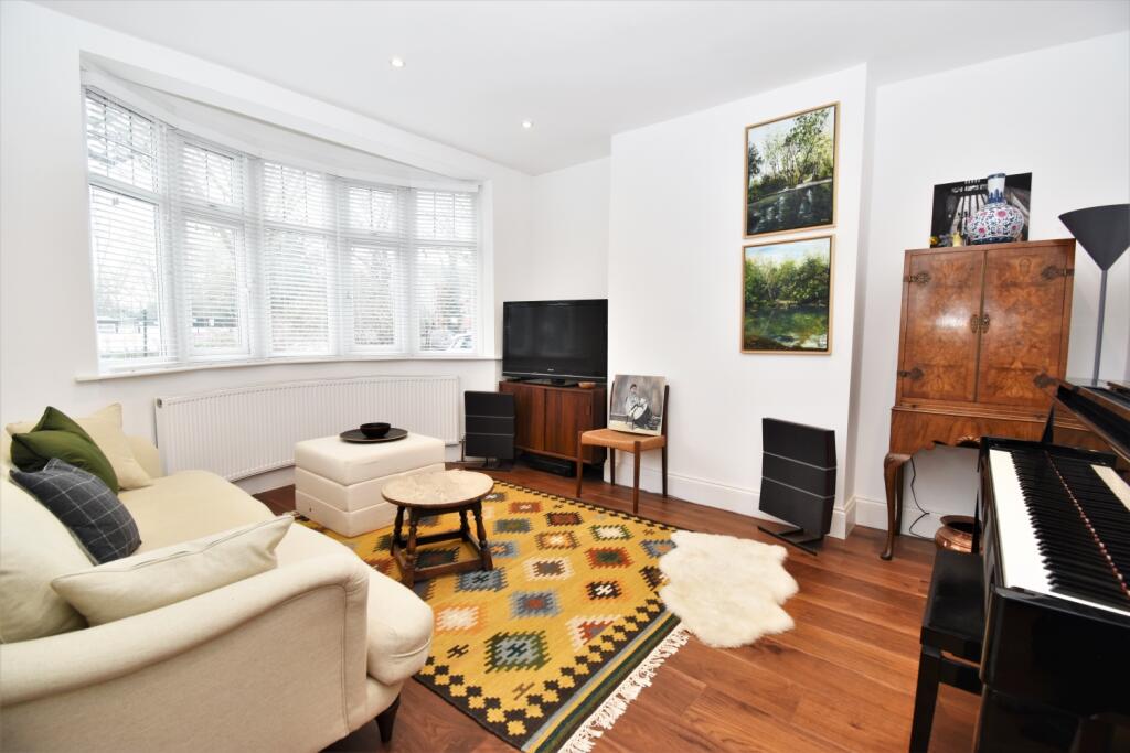 3 bed End Terraced House for rent in Catford. From Acorn - Grove Park
