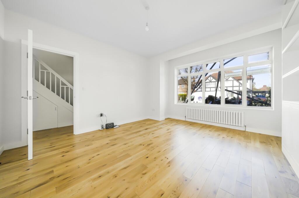 3 bed Semi-Detached House for rent in Catford. From Acorn - Catford