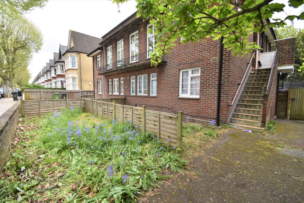 2 bed Flat for rent in Catford. From Acorn - Catford