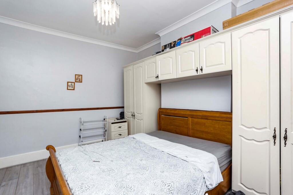 5 bed Semi Detached for rent in Catford. From Acorn - Catford
