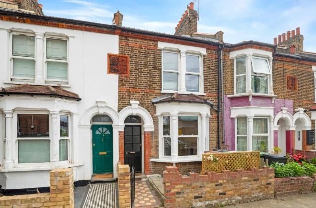 3 bed Mid Terraced House for rent in Catford. From Acorn - Catford