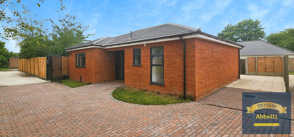 3 bed Bungalow for rent in Colchester. From Abbotts - Colchester