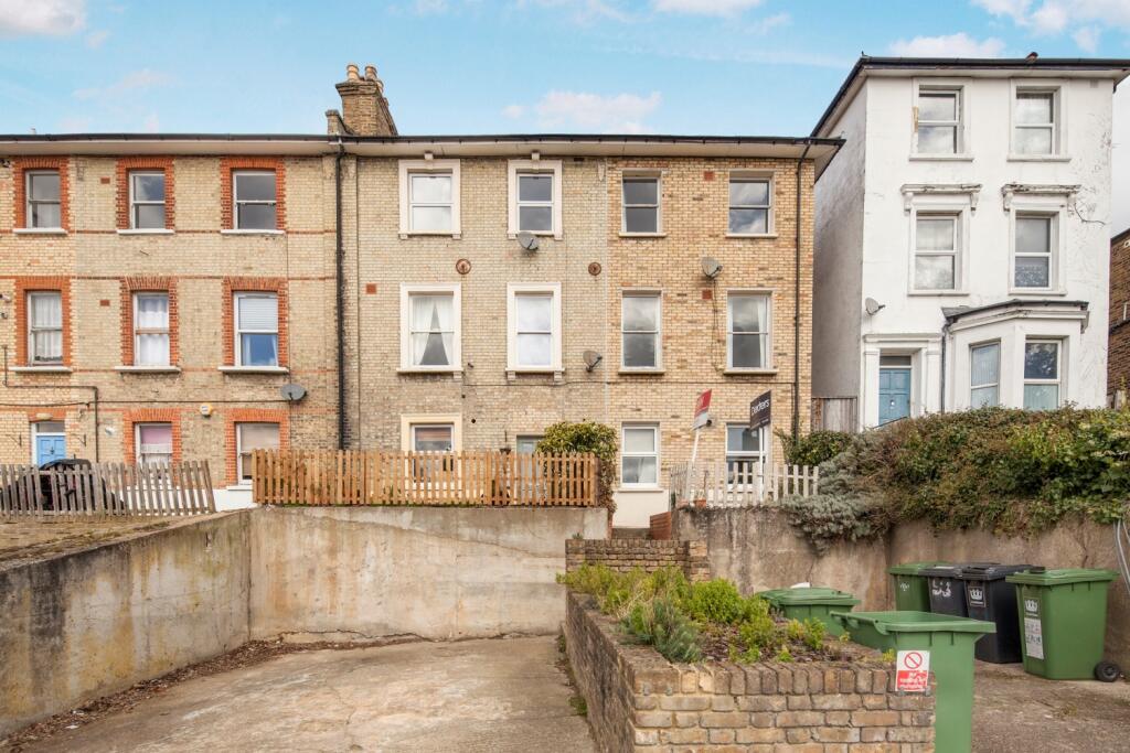2 bed 1st Floor Flat for rent in Catford. From Acorn - Forest Hill