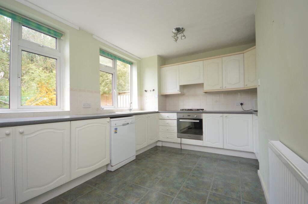 3 bed Mid Terraced House for rent in Penge. From Acorn - Forest Hill 3 bed Mid Terraced House for rent in Penge. From Acorn - Forest Hill