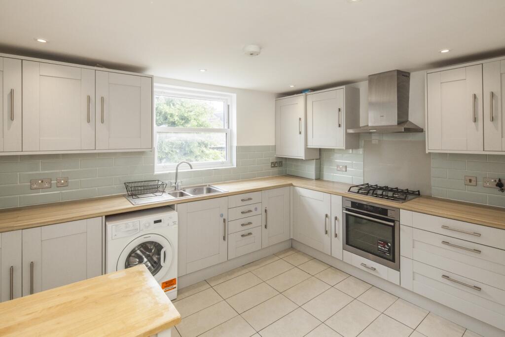3 bed 1st Floor Flat for rent in Penge. From Acorn - Sydenham 3 bed 1st Floor Flat for rent in Penge. From Acorn - Sydenham