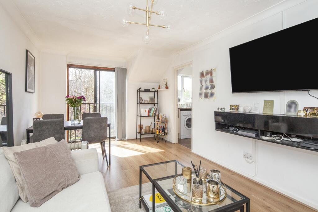 2 bed 1st Floor Flat for rent in Penge. From Acorn - Crystal Palace