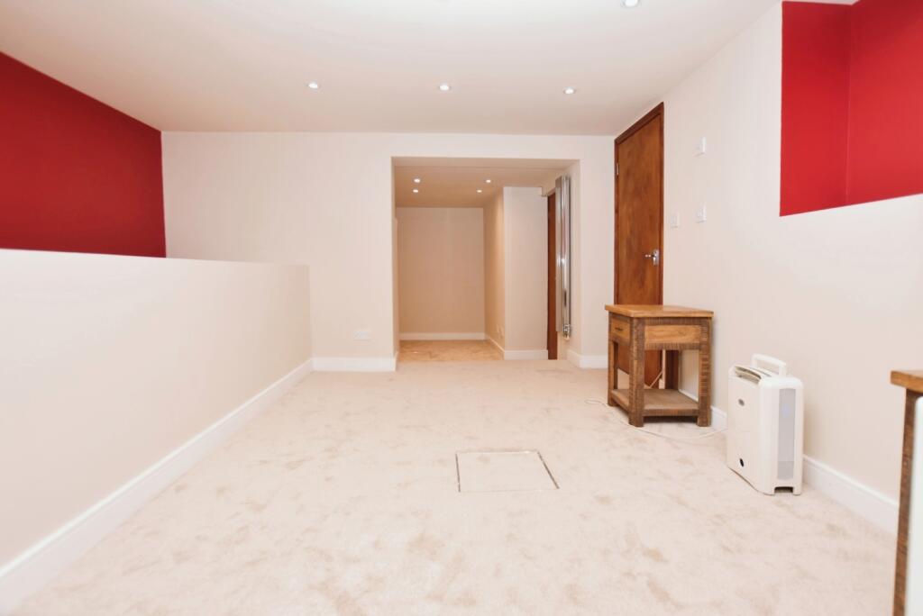 2 bed 1st Floor Flat for rent in Streatham. From Acorn - Crystal Palace
