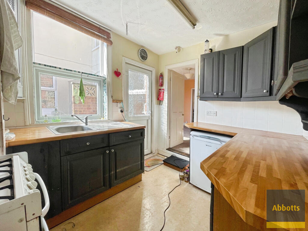 3 bed Mid Terraced House for rent in Ipswich. From Abbotts - Ipswich