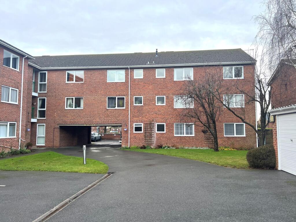 2 bed 1st Floor Flat for rent in Newmarket. From Abbotts - Mildenhall