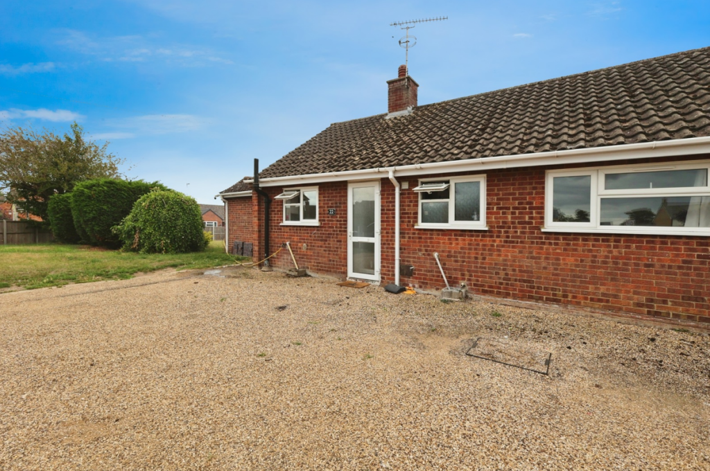 2 bed Bungalow for rent in Mildenhall. From Abbotts - Mildenhall