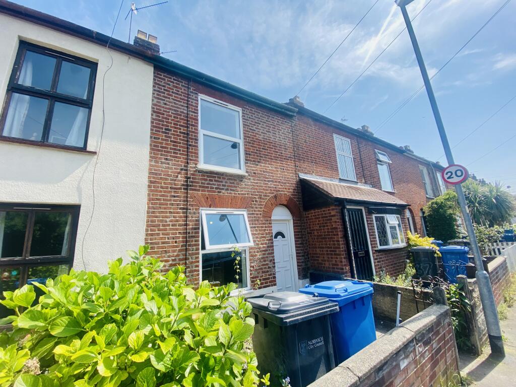3 bed Mid Terraced House for rent in Norwich. From Abbotts - Norwich