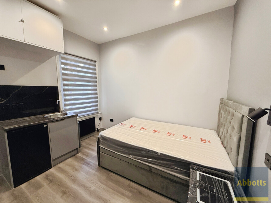 1 bed Apartment for rent in Southend-on-Sea. From Abbotts - Rayleigh