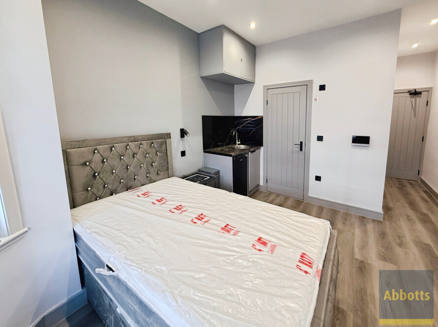 1 bed 1st Floor Flat for rent in Southend-on-Sea. From Abbotts - Rayleigh