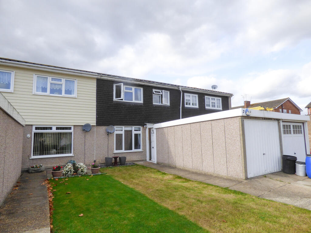 3 bed Detached for rent in Daws Heath. From Abbotts - Rayleigh