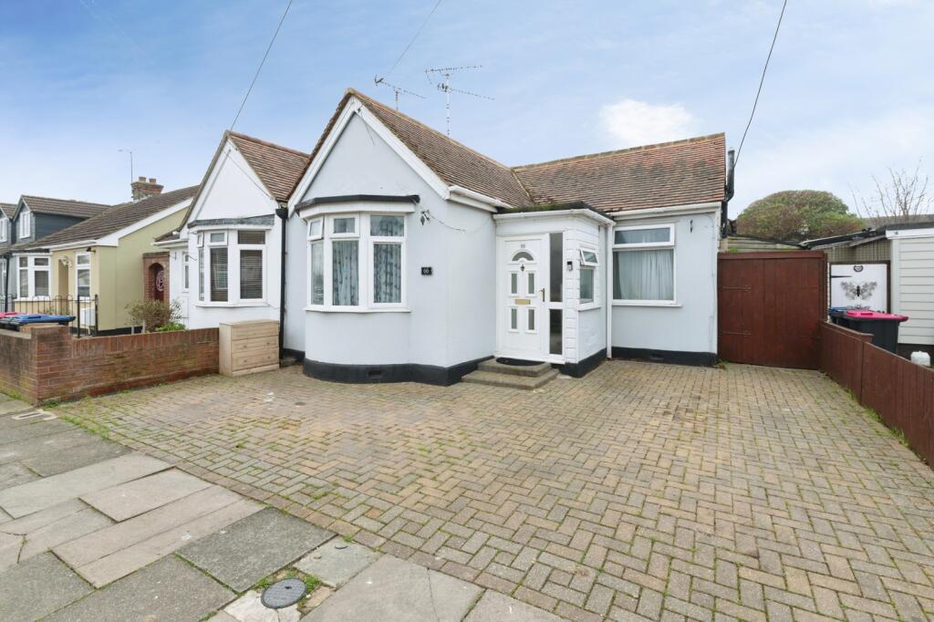 2 bed Bungalow for rent in Southend-on-Sea. From Abbotts - Rayleigh