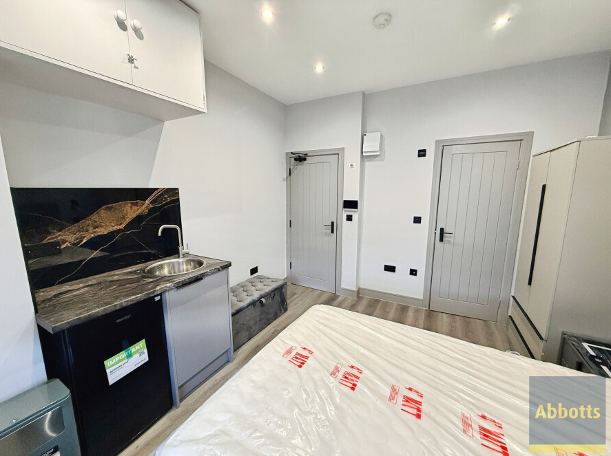 1 bed 1st Floor Flat for rent in Southend-on-Sea. From Abbotts - Rayleigh
