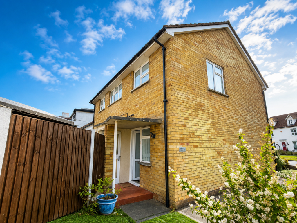2 bed Annexe for rent in Rochford. From Abbotts - Rayleigh