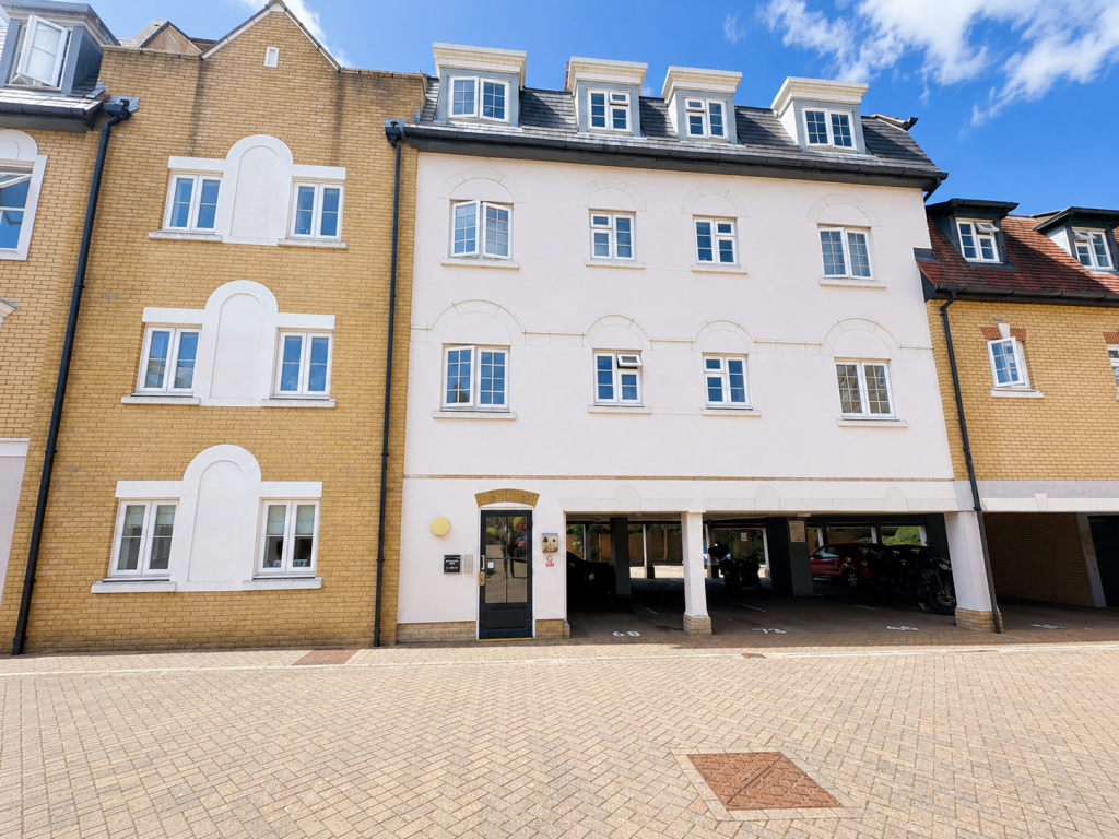 1 bed 1st Floor Flat for rent in Rochford. From Abbotts - Rayleigh 1 bed 1st Floor Flat for rent in Rochford. From Abbotts - Rayleigh