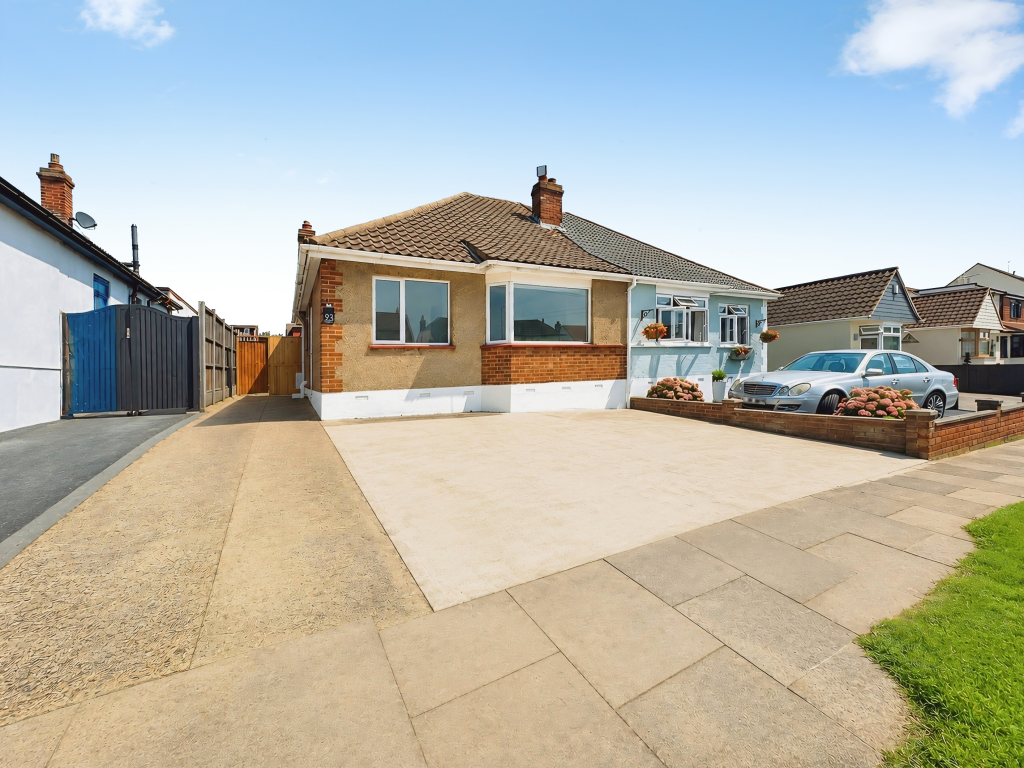2 bed Bungalow for rent in Daws Heath. From Abbotts - Rayleigh