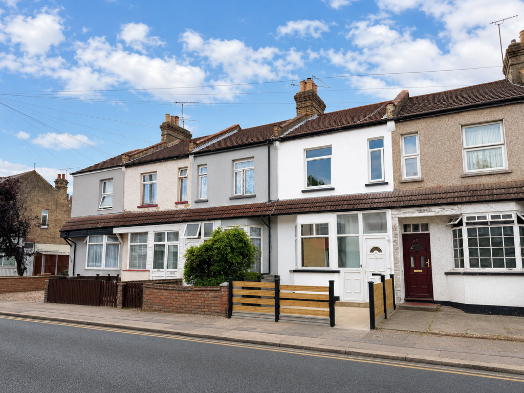 3 bed Mid Terraced House for rent in Southend-on-Sea. From Abbotts - Rayleigh
